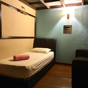 Hostel Travel Hub Highstreet